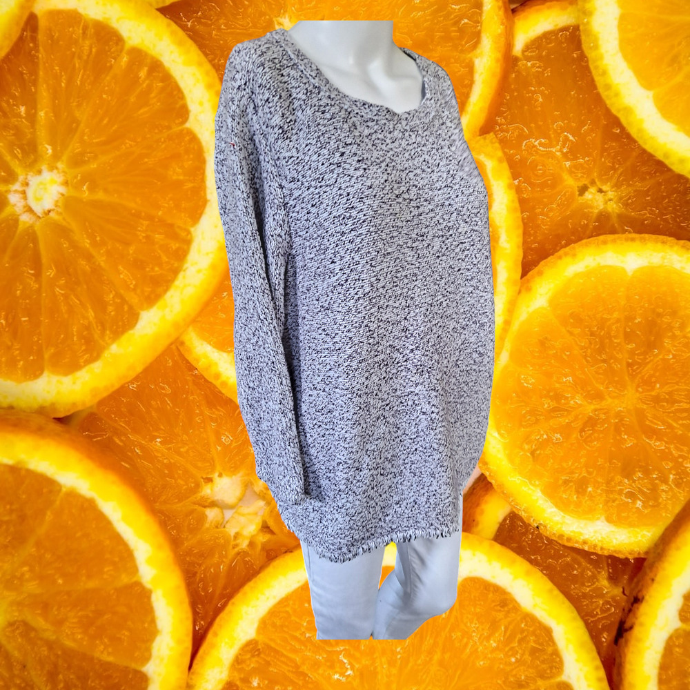 Chicos White and Gray Marled Sweater with Fringe on the Bottom Size‎ XL